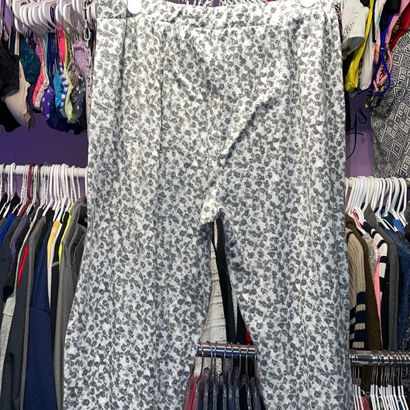 Marilyn Monroe size Large Grey and white pjs pajama pants draw string - Picture 5 of 6